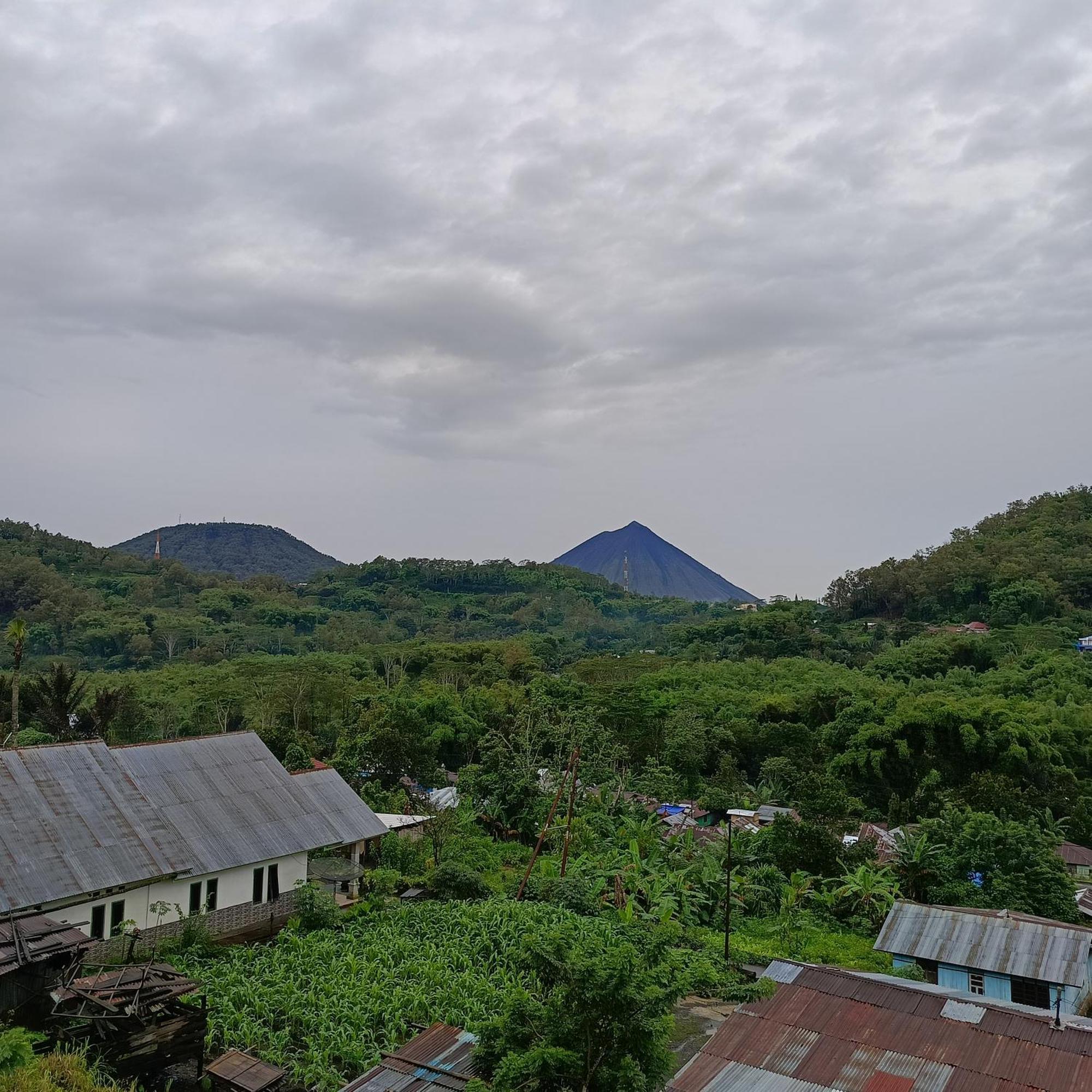 Kristian Homestay Bajawa Екстер'єр фото