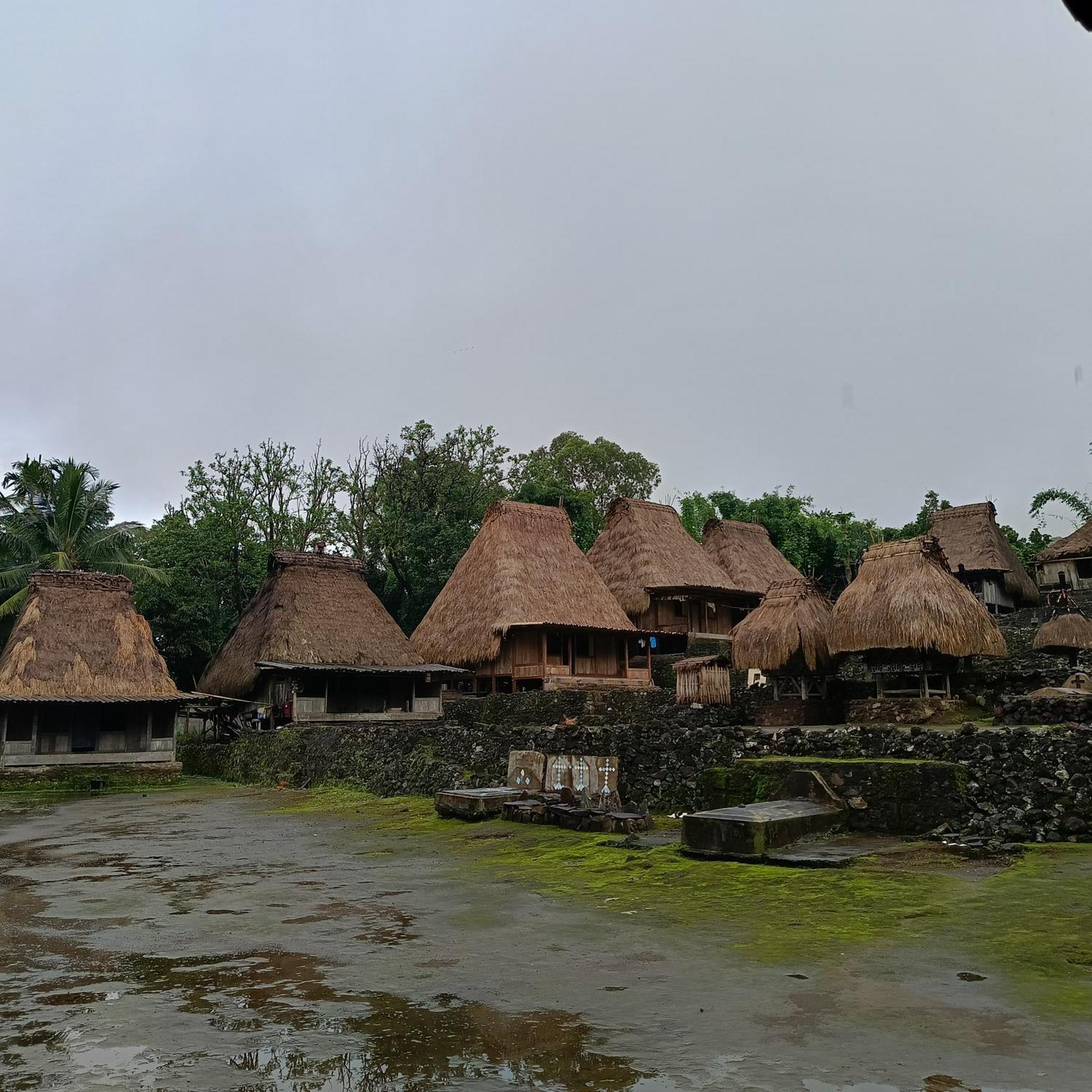 Kristian Homestay Bajawa Екстер'єр фото