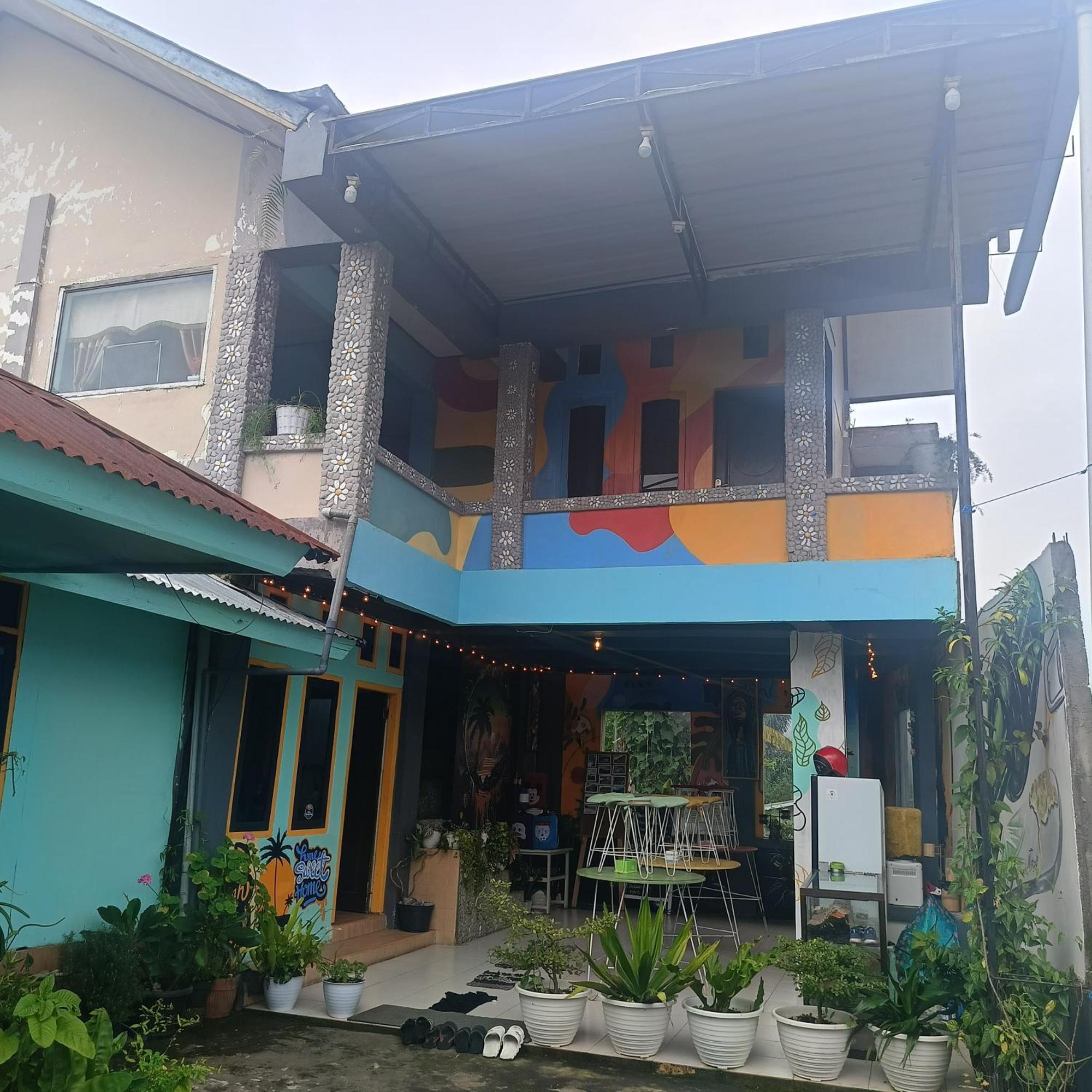 Kristian Homestay Bajawa Екстер'єр фото